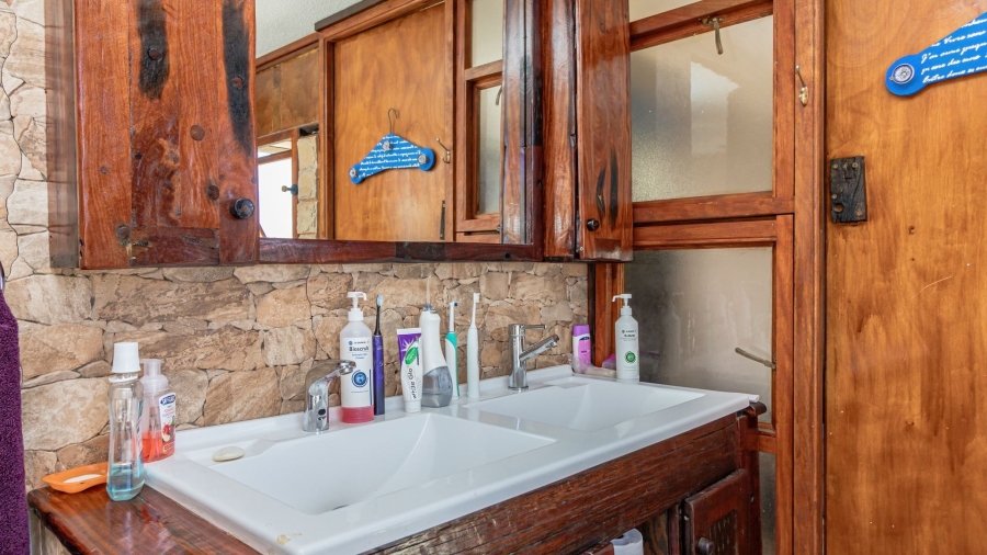 5 Bedroom Property for Sale in Bettys Bay Western Cape